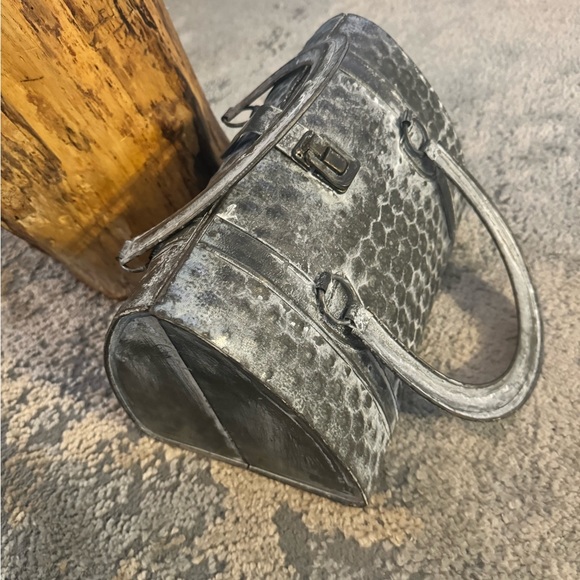 Metal pocket book decor - Picture 3 of 8